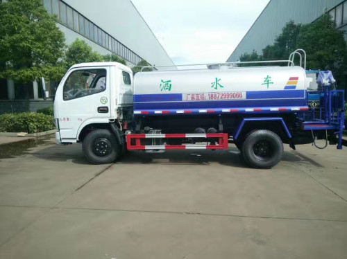 湖北程力集團(tuán)灑水車生產(chǎn) 湖北程力集團(tuán)灑水車生產(chǎn)