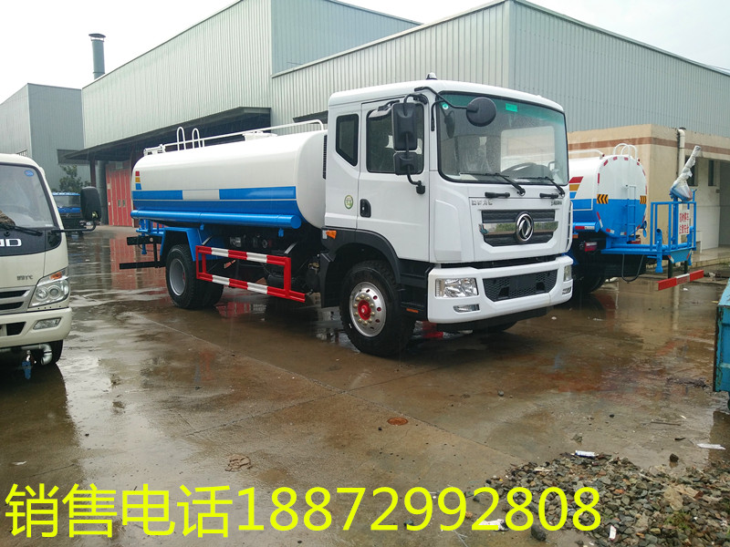 東風(fēng)灑水車廠家 東風(fēng)灑水車廠家
