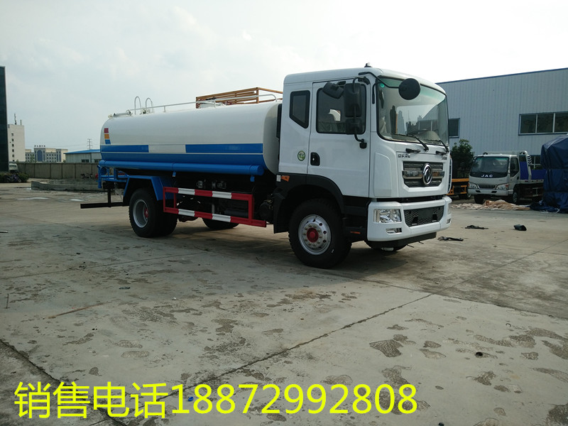 東風(fēng)灑水車廠家 東風(fēng)灑水車廠家