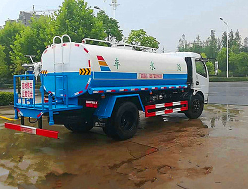 環(huán)衛(wèi)灑水車 環(huán)衛(wèi)灑水車