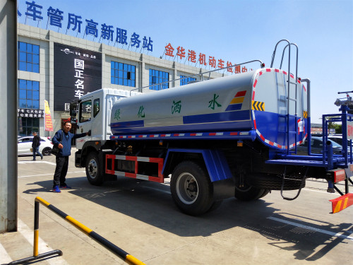 多功能灑水車報(bào)價(jià) 多功能灑水車報(bào)價(jià)