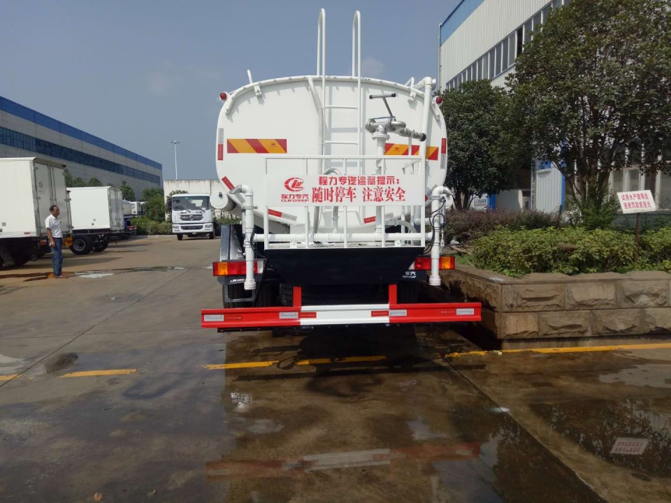 東風(fēng)天龍20噸綠化灑水車價(jià)格底盤配置-東風(fēng)集團(tuán)公司 東風(fēng)天龍20噸綠化灑水車價(jià)格底盤配置-東風(fēng)集團(tuán)公司