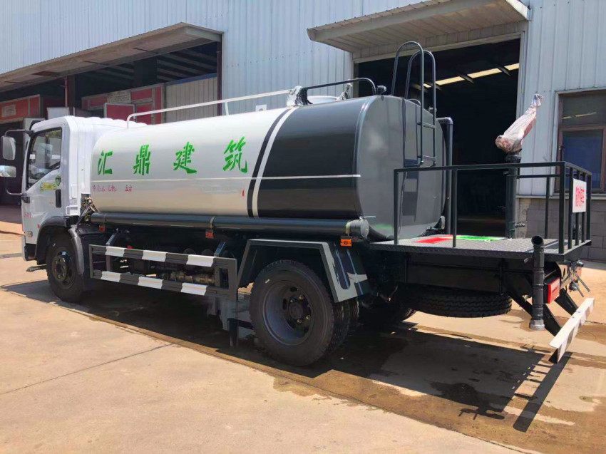 國(guó)六東風(fēng)福瑞卡9-10噸灑水車圖片 國(guó)六東風(fēng)福瑞卡9-10噸灑水車圖片