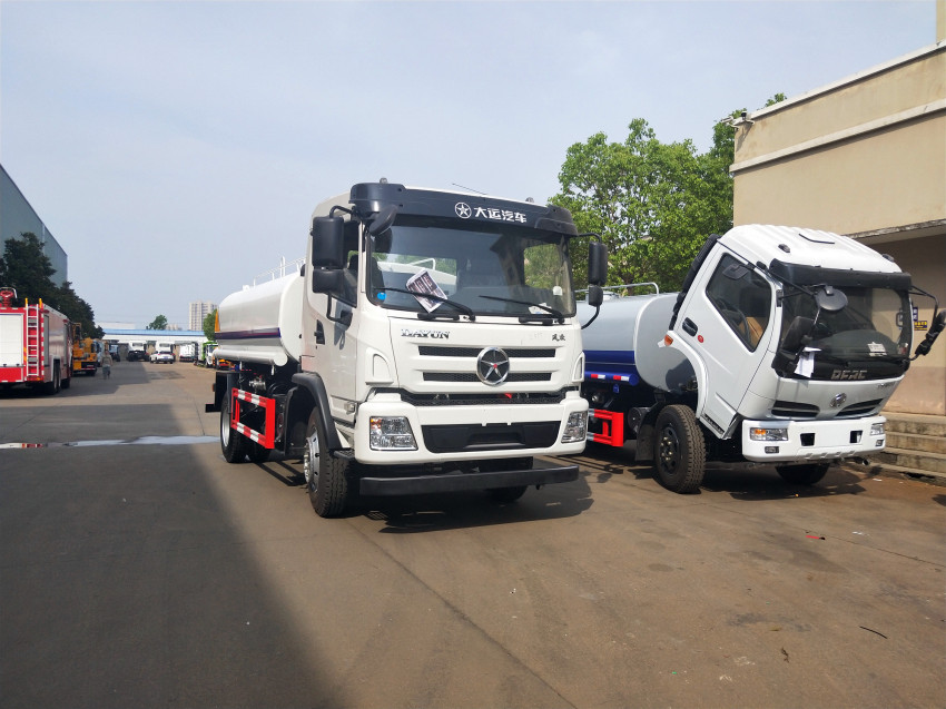 大運(yùn)風(fēng)度10-12噸灑水車-湖北程力價(jià)格 大運(yùn)風(fēng)度10-12噸灑水車-湖北程力價(jià)格