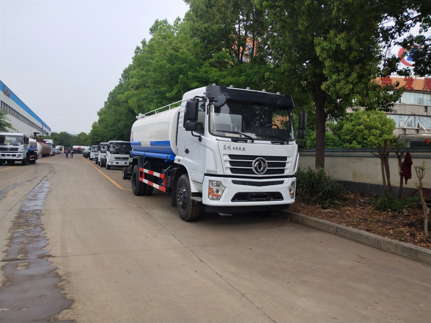 東風(fēng)特商12噸灑水車-12方灑水車價(jià)格報(bào)價(jià)-湖北程力集團(tuán) 東風(fēng)特商12噸灑水車-12方灑水車價(jià)格報(bào)價(jià)-湖北程力集團(tuán)
