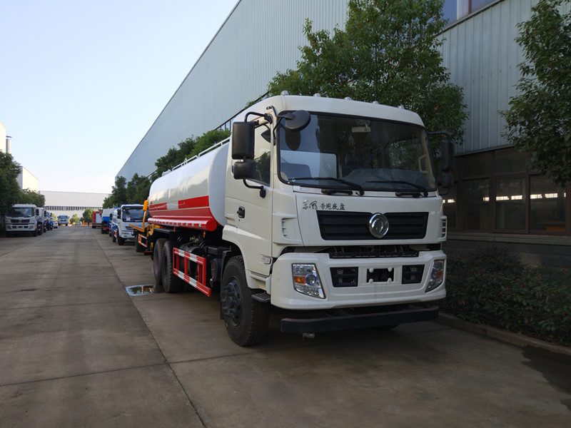 東風(fēng)御龍后雙橋20噸灑水車-20方綠化灑水車廠家直銷-湖北程力 東風(fēng)御龍后雙橋20噸灑水車-20方綠化灑水車廠家直銷-湖北程力