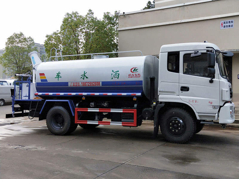 東風(fēng)專(zhuān)底新款12噸灑水車(chē)帶30米霧炮價(jià)格多少 東風(fēng)專(zhuān)底新款12噸灑水車(chē)帶30米霧炮價(jià)格多少