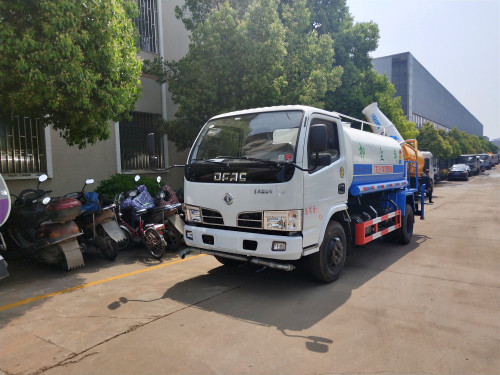 東風(fēng)福瑞卡5噸灑水車 灑水車轉(zhuǎn)讓 小型灑水車報(bào)價(jià)表 東風(fēng)福瑞卡5噸灑水車 灑水車轉(zhuǎn)讓 小型灑水車報(bào)價(jià)表