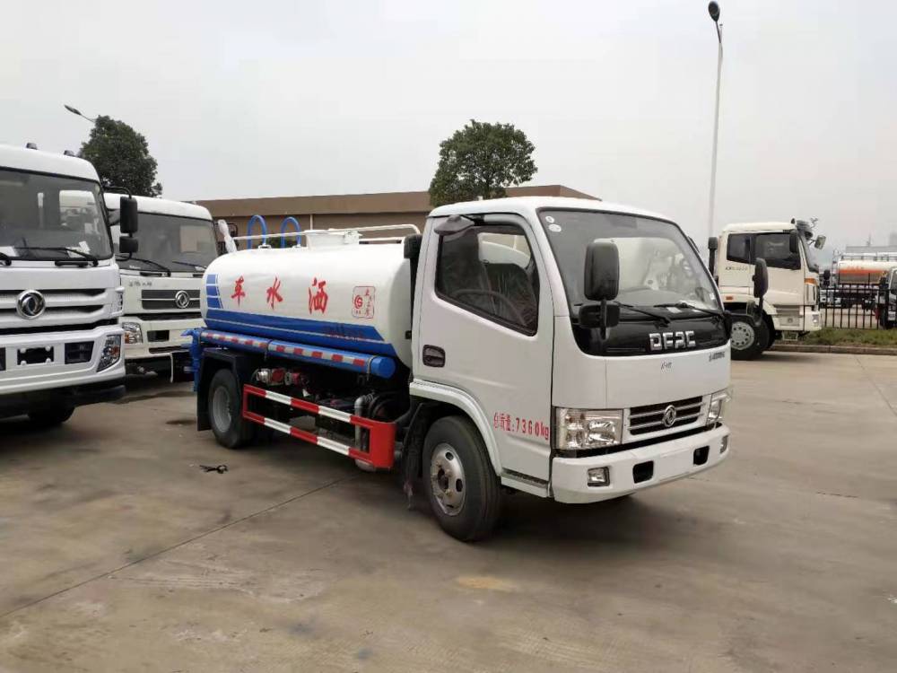 東風(fēng)小多利卡5噸灑水車 CSC5070GSS5型灑水車 東風(fēng)小多利卡5噸灑水車 CSC5070GSS5型灑水車
