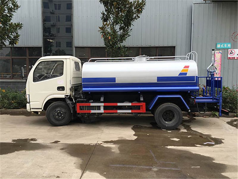 灑水車專賣-灑水車 5噸灑水車價(jià)格低-程力集團(tuán) 灑水車專賣-灑水車 5噸灑水車價(jià)格低-程力集團(tuán)