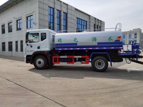 伴君長(zhǎng)興牌AAA5181GSSE6型灑水車(chē) 伴君長(zhǎng)興牌AAA5181GSSE6型灑水車(chē)