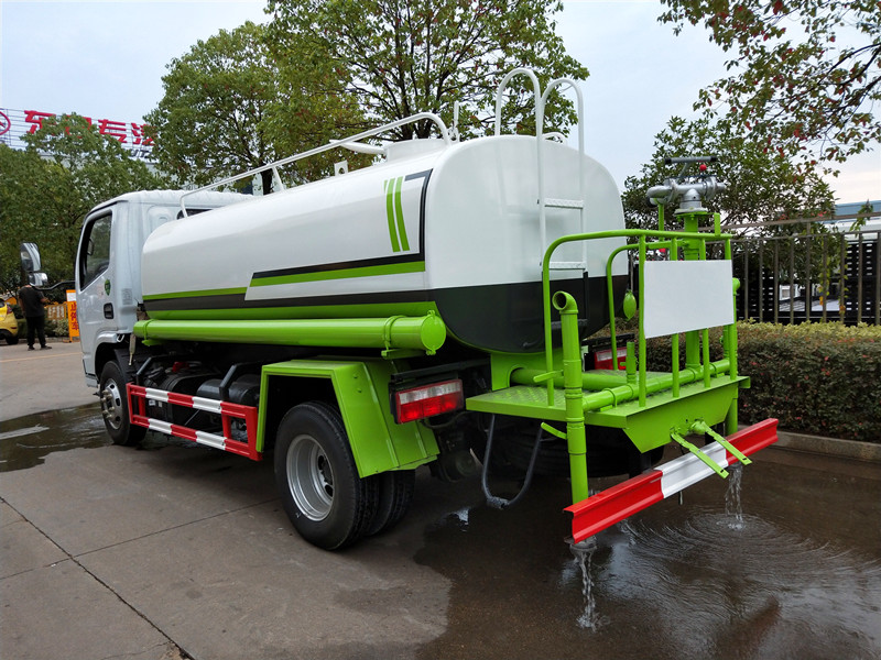 程力威牌CLW5070GSSD6型灑水車-5立方灑水車價(jià)格報(bào)價(jià)-程力集團(tuán) 程力威牌CLW5070GSSD6型灑水車-5立方灑水車價(jià)格報(bào)價(jià)-程力集團(tuán)