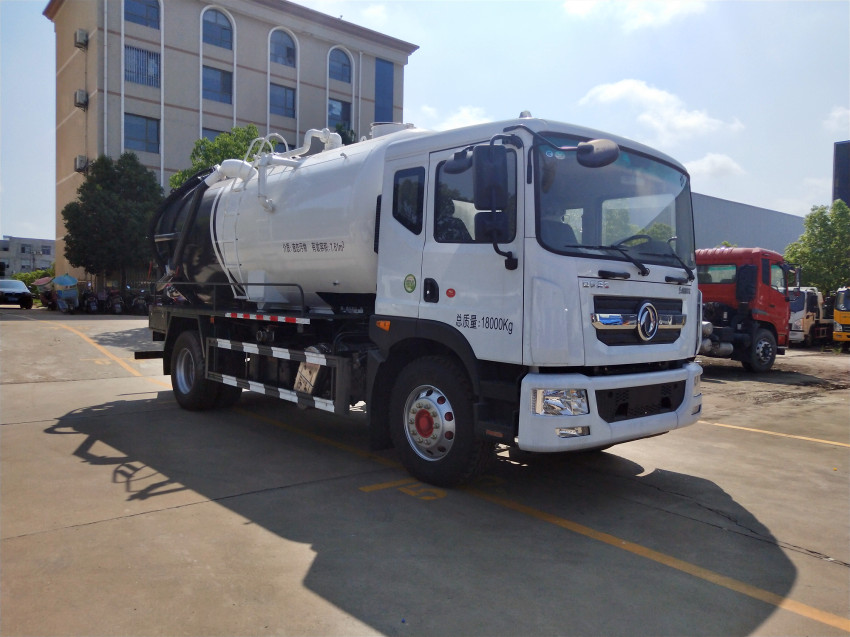 東風(fēng)D9吸污車 東風(fēng)D9吸污車