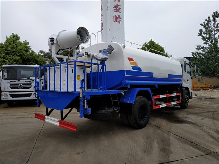 灑水車/灑水車價(jià)格/灑水車廠家/5噸灑水車 聯(lián)系電話: 灑水車/灑水車價(jià)格/灑水車廠家/5噸灑水車 聯(lián)系電話: