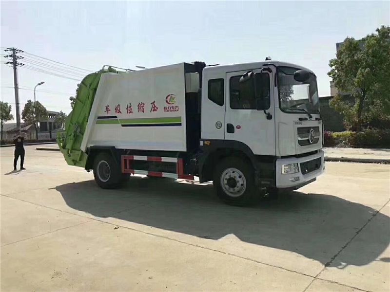 壓縮垃圾車 國六東風多利卡8方壓縮垃圾車 程力壓縮垃圾車生產(chǎn)廠家 壓縮垃圾車 國六東風多利卡8方壓縮垃圾車 程力壓縮垃圾車生產(chǎn)廠家