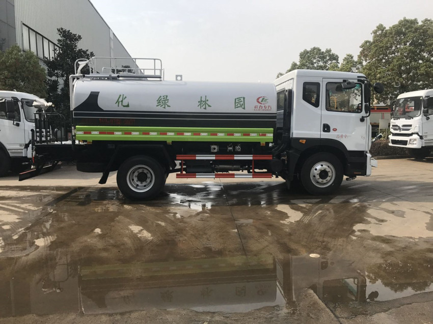 北京12噸灑水車能上戶的多少錢一輛-程力灑水車生產(chǎn)廠家 北京12噸灑水車能上戶的多少錢一輛-程力灑水車生產(chǎn)廠家