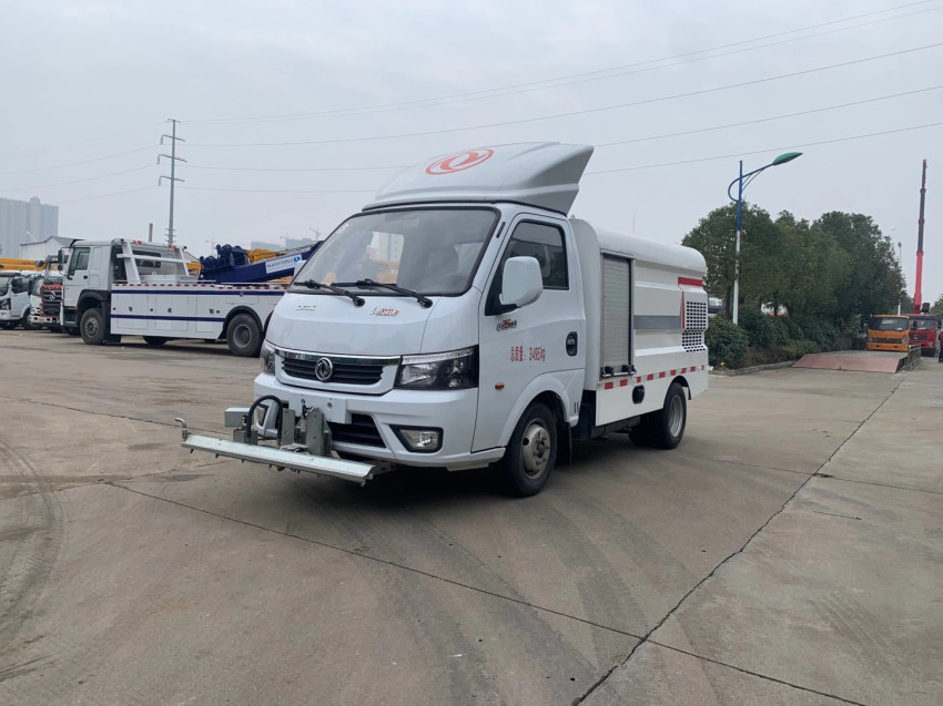 東風(fēng)小型高壓清洗車-東風(fēng)小型人行道灑水車 東風(fēng)小型高壓清洗車-東風(fēng)小型人行道灑水車