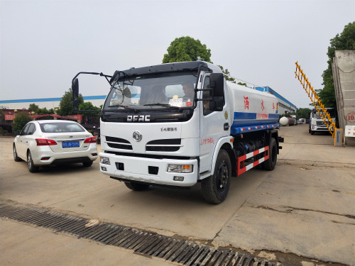 女司機(jī)蹭灑水車洗車撞樹車毀人傷換算嗎 女司機(jī)蹭灑水車洗車撞樹車毀人傷換算嗎
