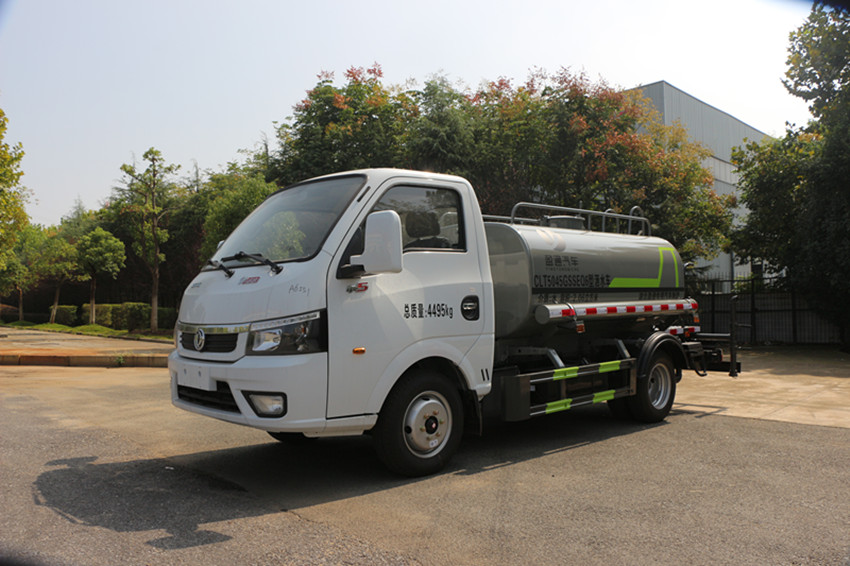 氣剎和油剎版小型灑水車(chē)的選擇相關(guān)知識(shí) 氣剎和油剎版小型灑水車(chē)的選擇相關(guān)知識(shí)