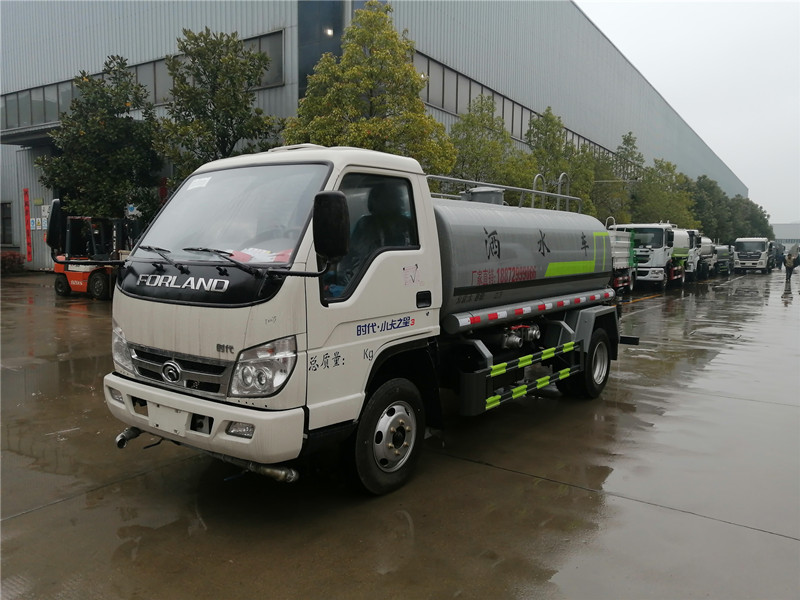 國六東風(fēng)5噸灑水車價格配置表 環(huán)衛(wèi)灑水車圖片大全-湖北程力 國六東風(fēng)5噸灑水車價格配置表 環(huán)衛(wèi)灑水車圖片大全-湖北程力
