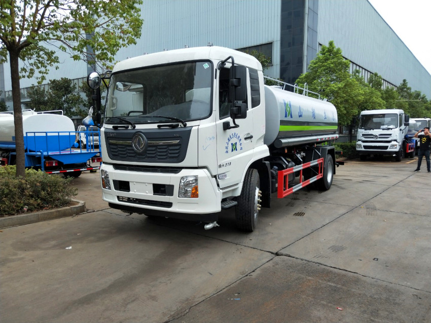 湖北程力東風(fēng)天錦裝水15噸灑水車-灑水車廠家價(jià)格報(bào)價(jià)-湖北程力 湖北程力東風(fēng)天錦裝水15噸灑水車-灑水車廠家價(jià)格報(bào)價(jià)-湖北程力