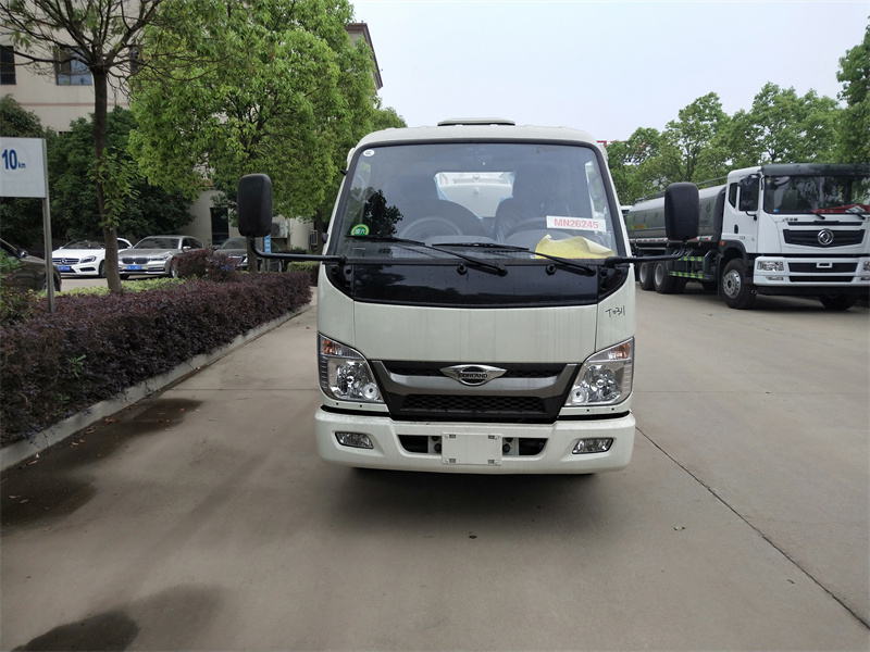 小型灑水車(chē) 小型灑水車(chē)