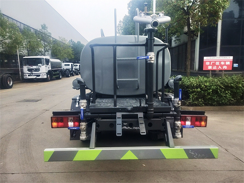 福田2噸灑水車(chē) 福田2噸灑水車(chē)