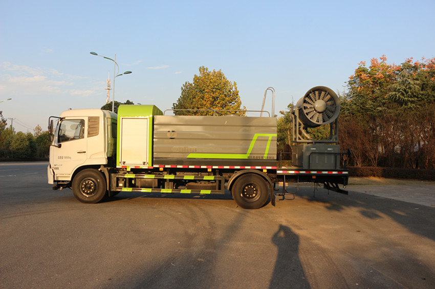 東風(fēng)12噸霧炮車 東風(fēng)12噸霧炮車