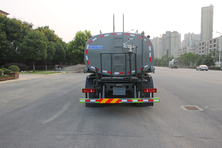 12噸東風(fēng)霧炮車 12噸東風(fēng)霧炮車