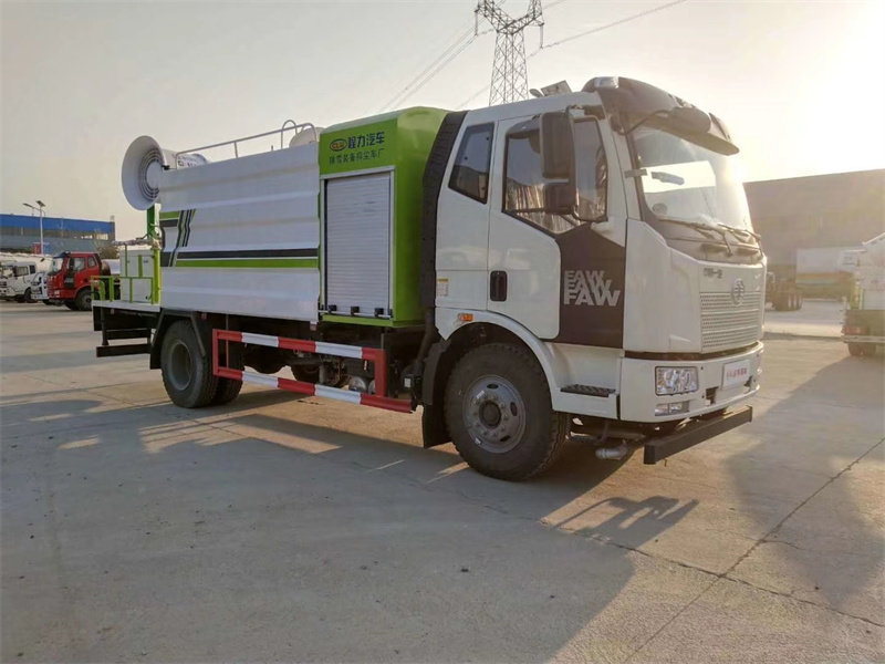 12噸解放霧炮車圖片 12噸解放霧炮車圖片