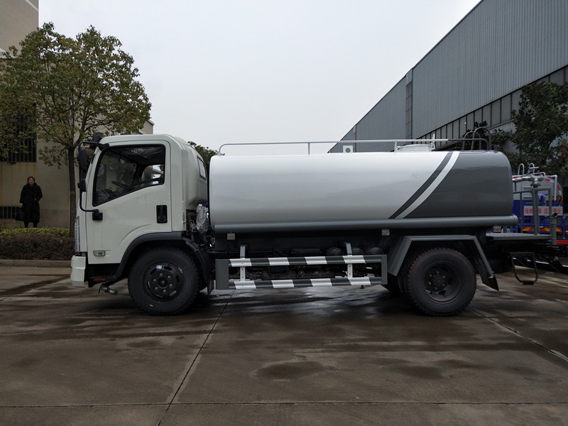 十方灑水車(chē) 十方灑水車(chē)