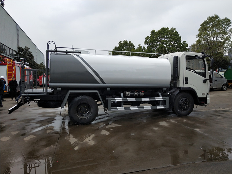 十方灑水車(chē) 十方灑水車(chē)