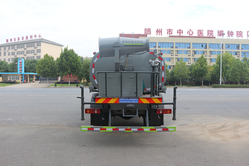 東風(fēng)天錦灑水車 東風(fēng)天錦灑水車