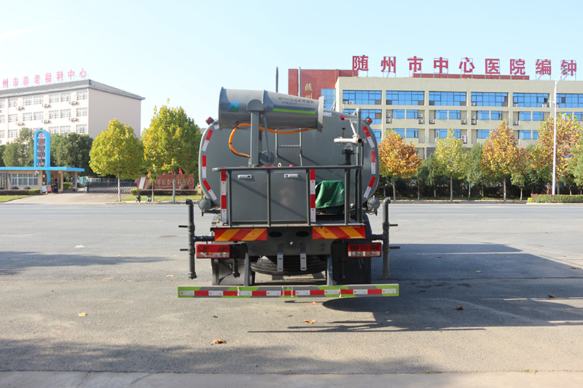 多功能灑水車 多功能灑水車