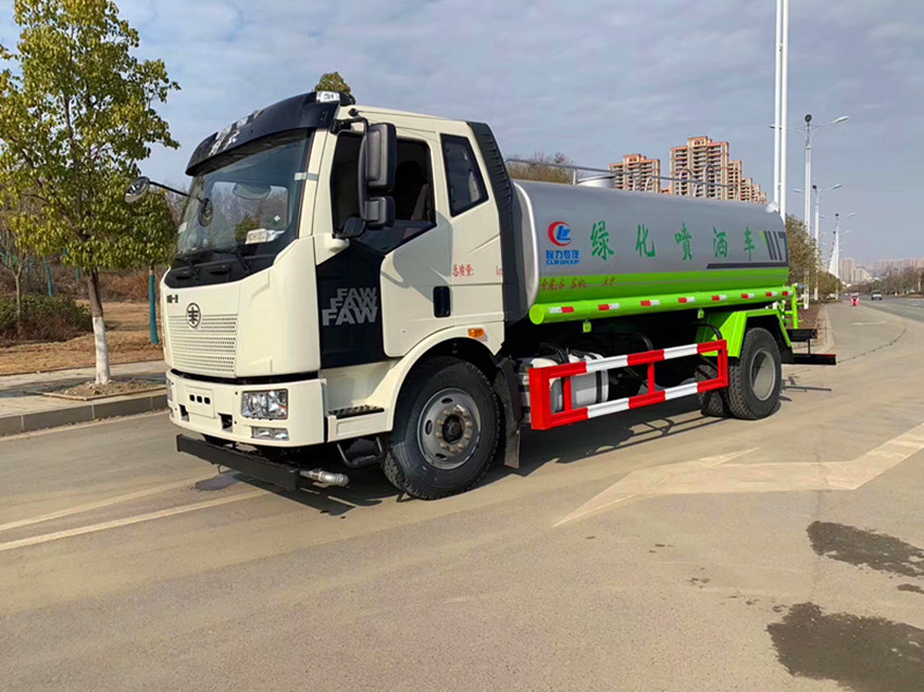 環(huán)衛(wèi)灑水車 環(huán)衛(wèi)灑水車