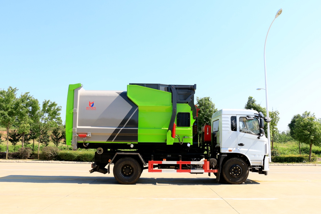 東風(fēng)專底勾臂式垃圾車