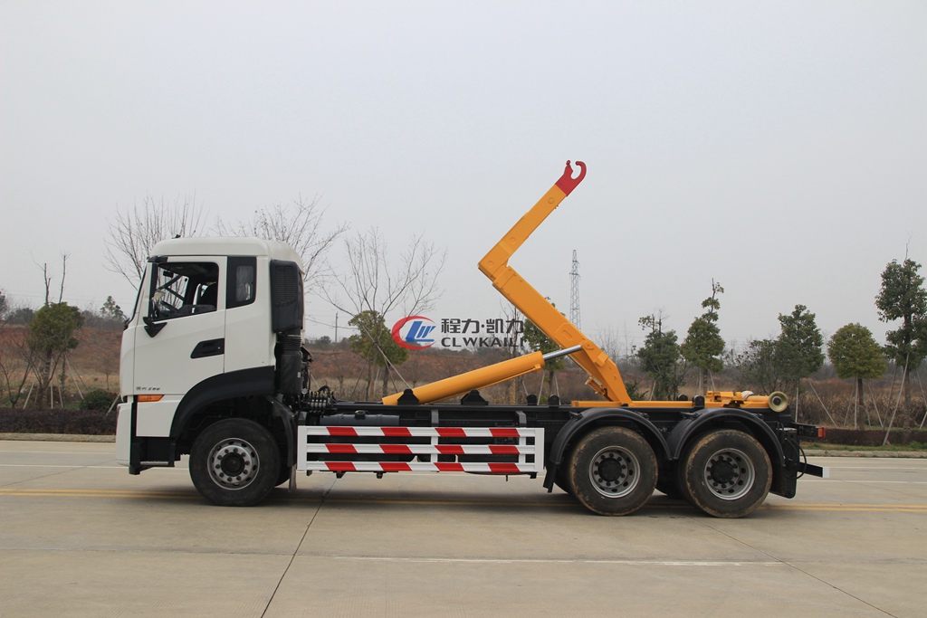 東風(fēng)天龍后雙橋勾臂式垃圾車