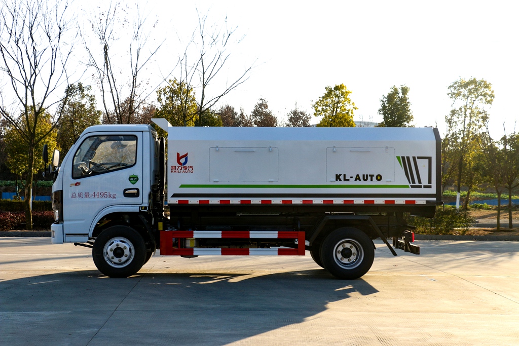 東風(fēng)小福瑞卡廂式垃圾車