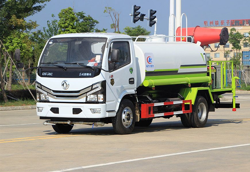 國(guó)六小多利卡5噸綠化噴灑車