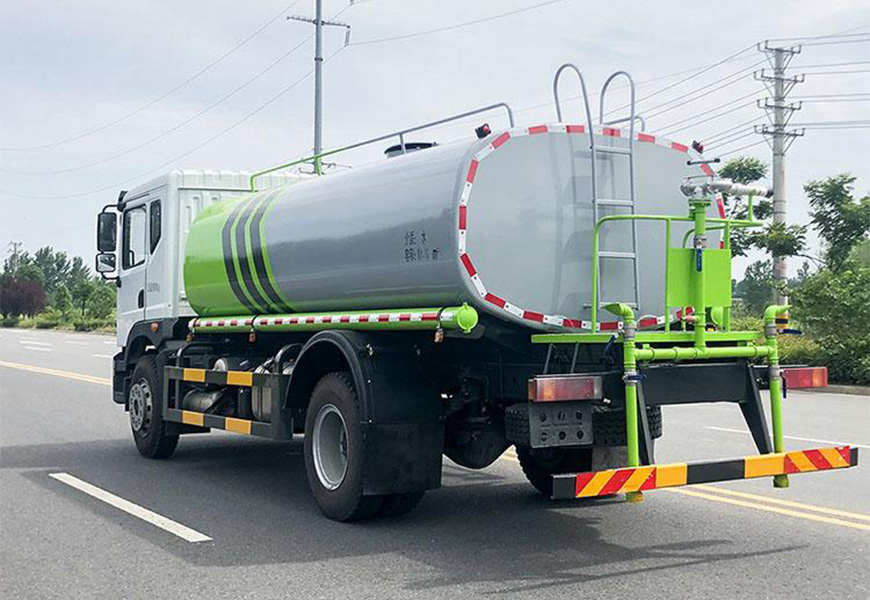 15方國六東風華神T5灑水車后方圖