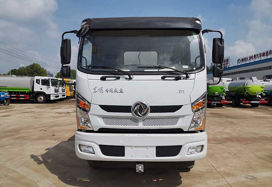 東風(fēng)專底12噸D1灑水車