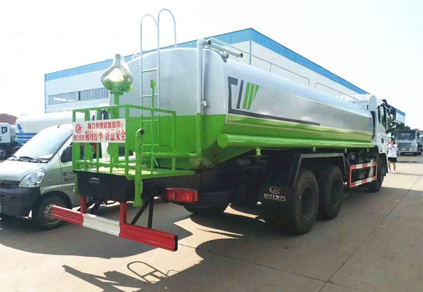 東風(fēng)錦程V6后雙橋20噸灑水車后方展示圖